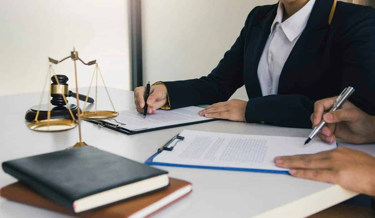 Empleador para E 2, estatus para operaciones de una empresa | Immigration Universe